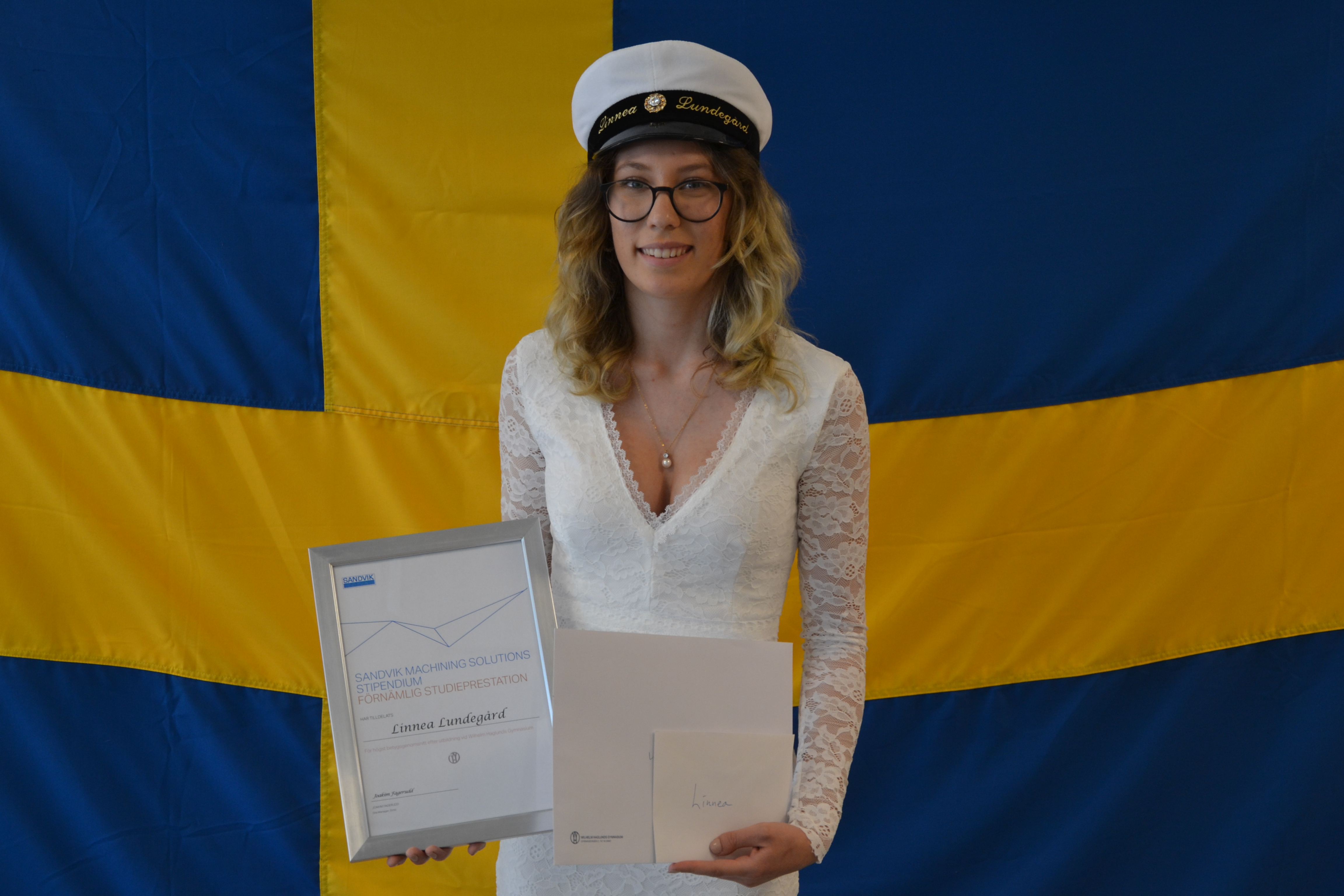 Linnea Lundegård tog emot stipendiet för högsta betyg.